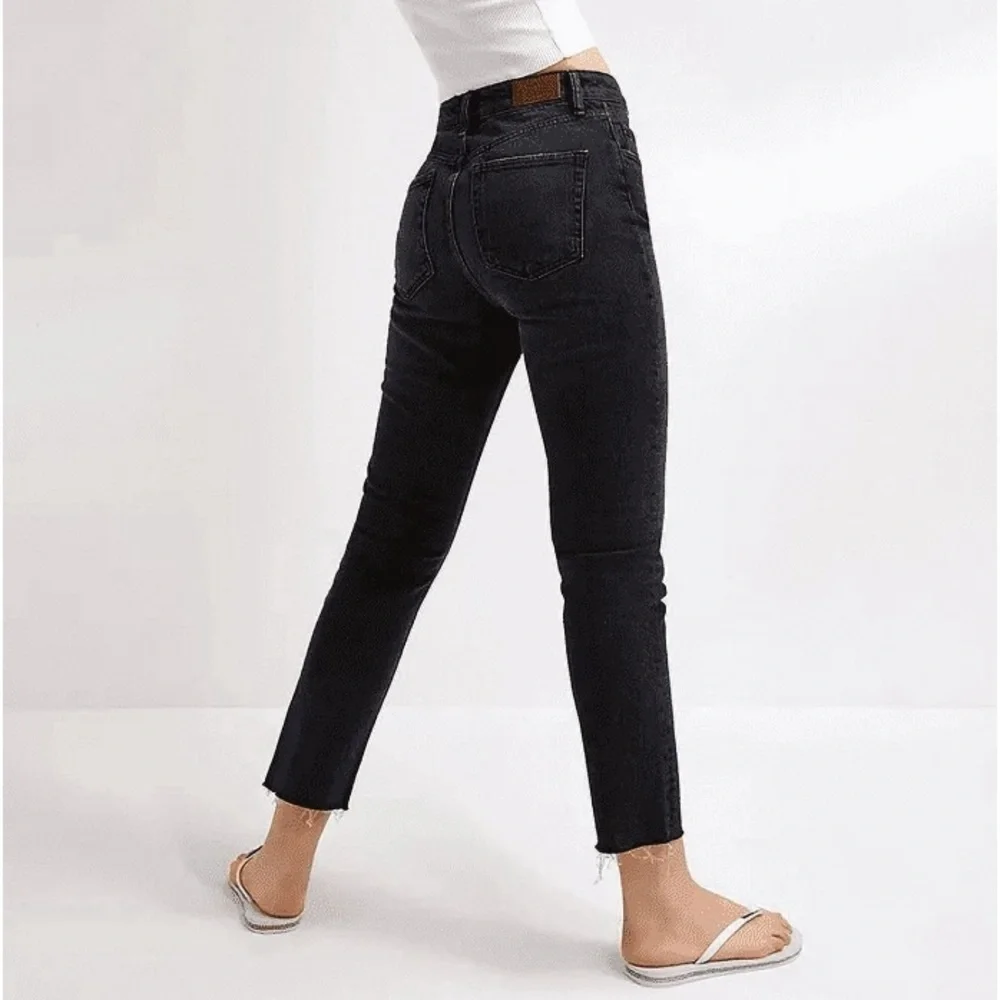 URBAN OUTFITTERS BDG Dillon High-Rise Slim Straight Black Jeans Sz 27 - Picture 2 of 9
